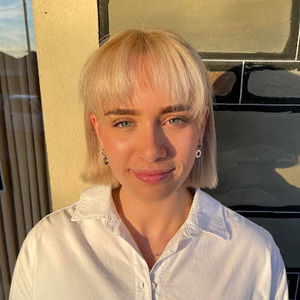 Meet your Posher, Courtney